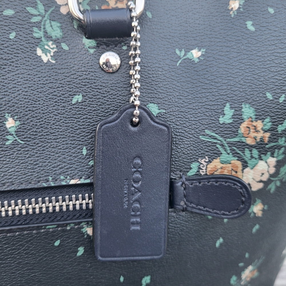 Coach Gallery Large Tote With Rose Bouqet Print - Picture 2 of 9